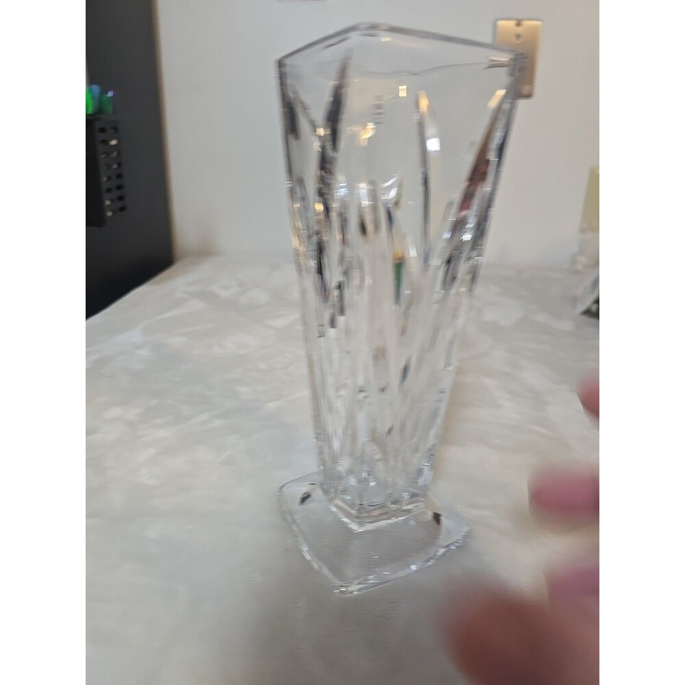 Royal Limited Starburst Bud Vase 24% Lead Crystal -clear